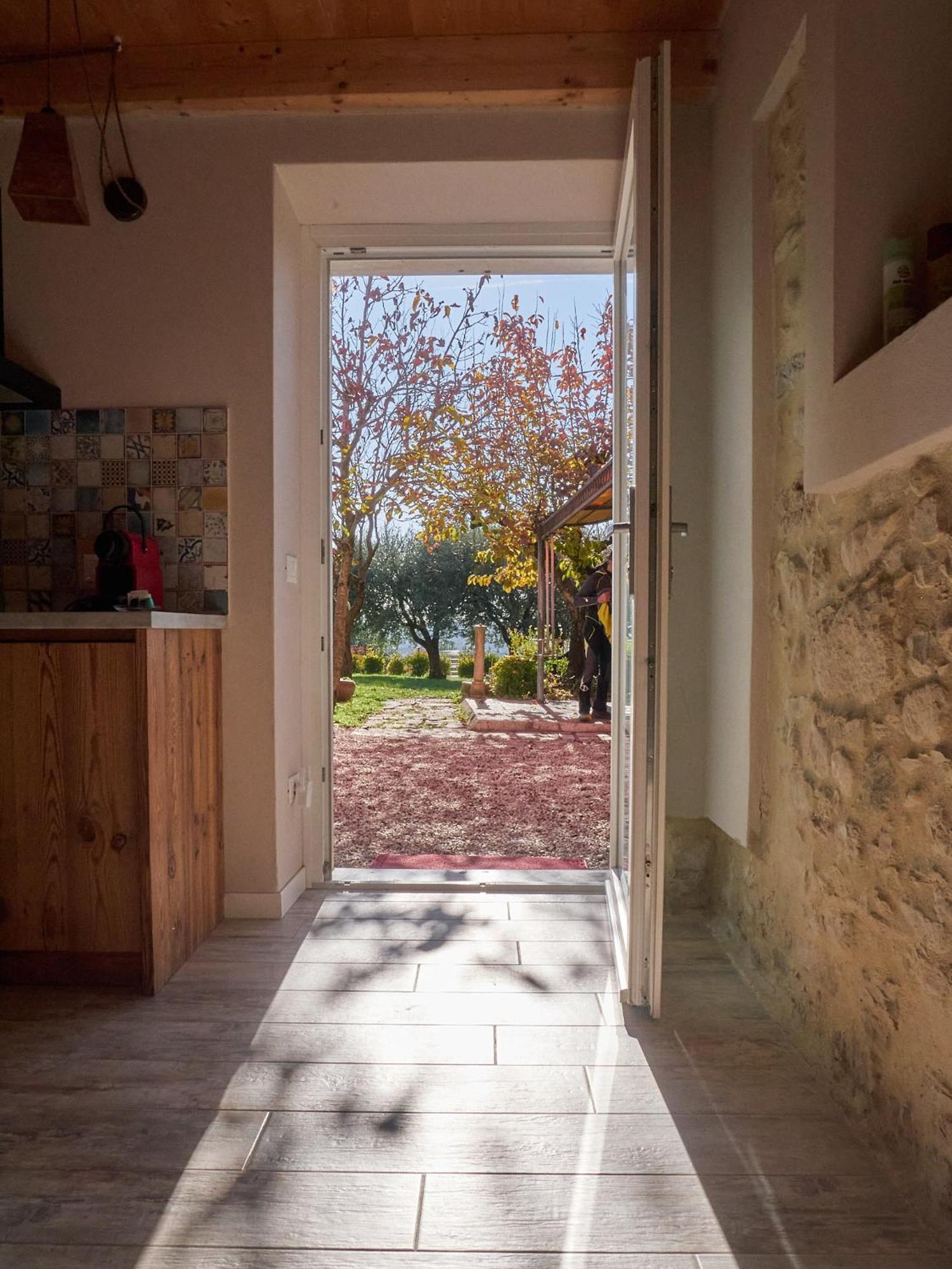 Redhouse Pesina Villa กอสเตร์มาโน ภายนอก รูปภาพ