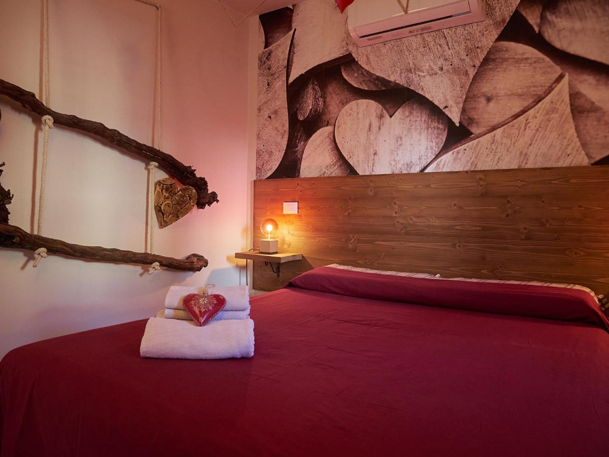 Redhouse Pesina Villa กอสเตร์มาโน ภายนอก รูปภาพ
